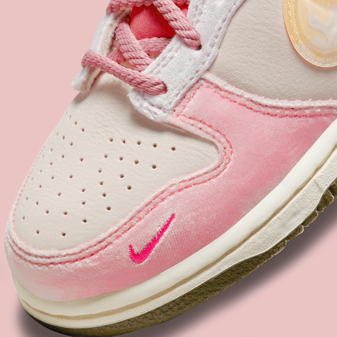 Social-Status-Nike-Dunk-Low-DM3349-600-1.jpg