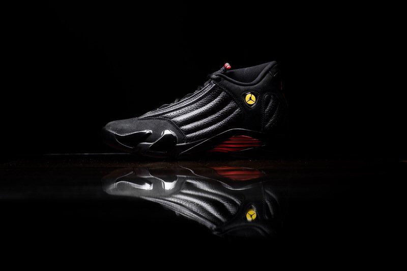 Air_Jordan_14_retro_Last_Shot_Black_varsity_Red_Yellow_487471-003_sneaker_politics_final5.jpg