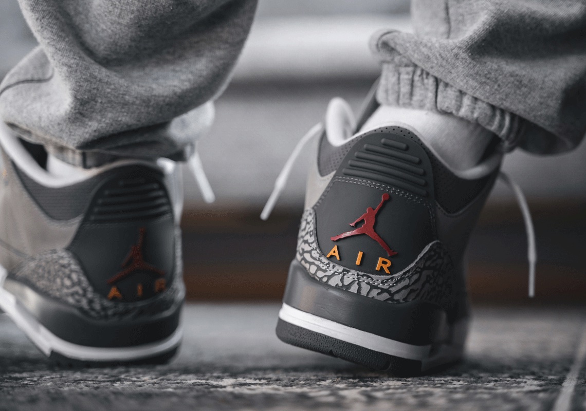 Air-Jordan-3-Cool-Grey-CT8532-012-003.jpg