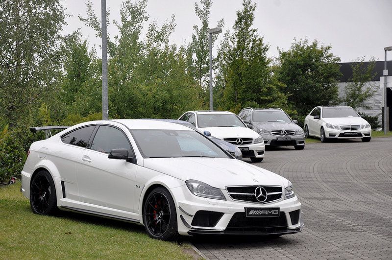 mercedes-c63-amg-bla-8_800x0w.jpg