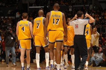 lakers-shorts_display_image.jpg