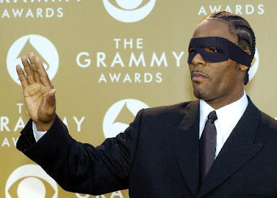 r-kelly-masked-up.jpg