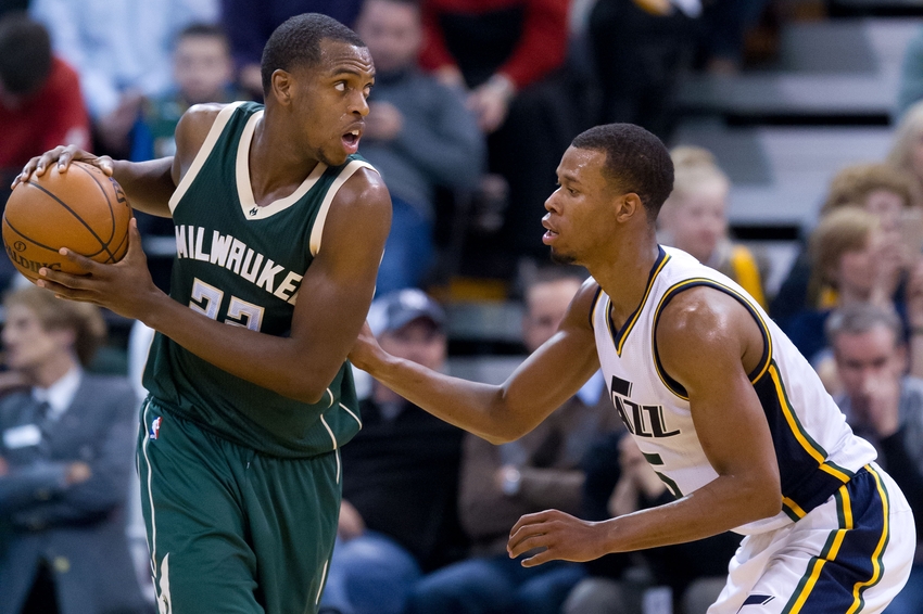 khris-middleton-rodney-hood-nba-milwaukee-bucks-utah-jazz.jpg