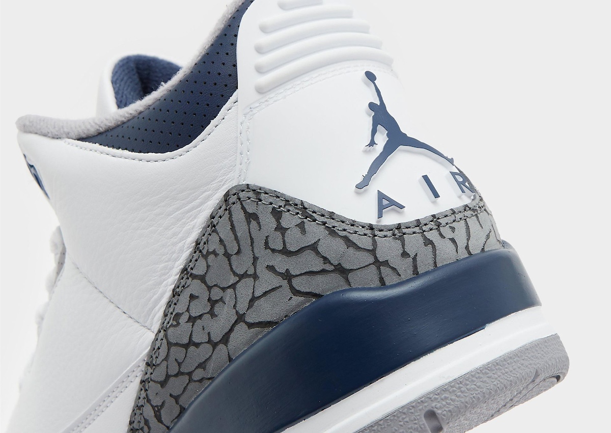 Air-Jordan-3-White-Midnight-Navy-CT8532-140-5.jpg