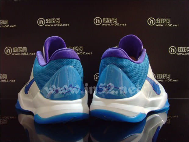 nike-zoom-kobe-v-charotte-hornets-3.jpg