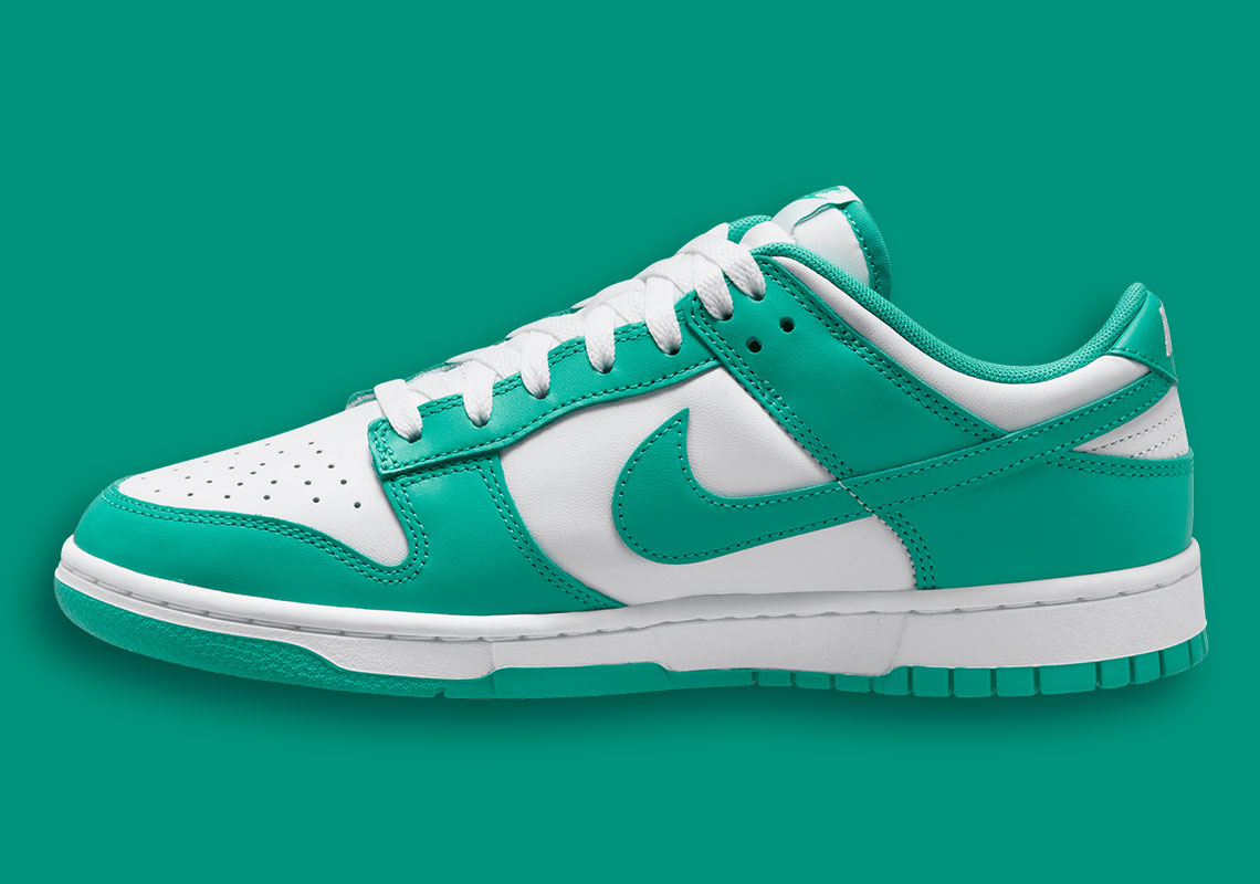 nike-dunk-low-clear-jade-DV0833-101-2.jpg