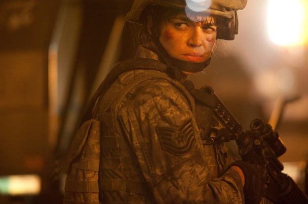 michelle-rodriguez-in-battle-los-angeles.png