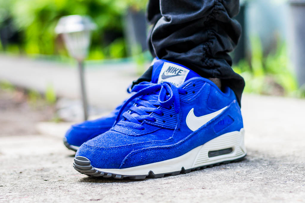 Hyper-Blue-AM90-Essential-wdywt.jpg