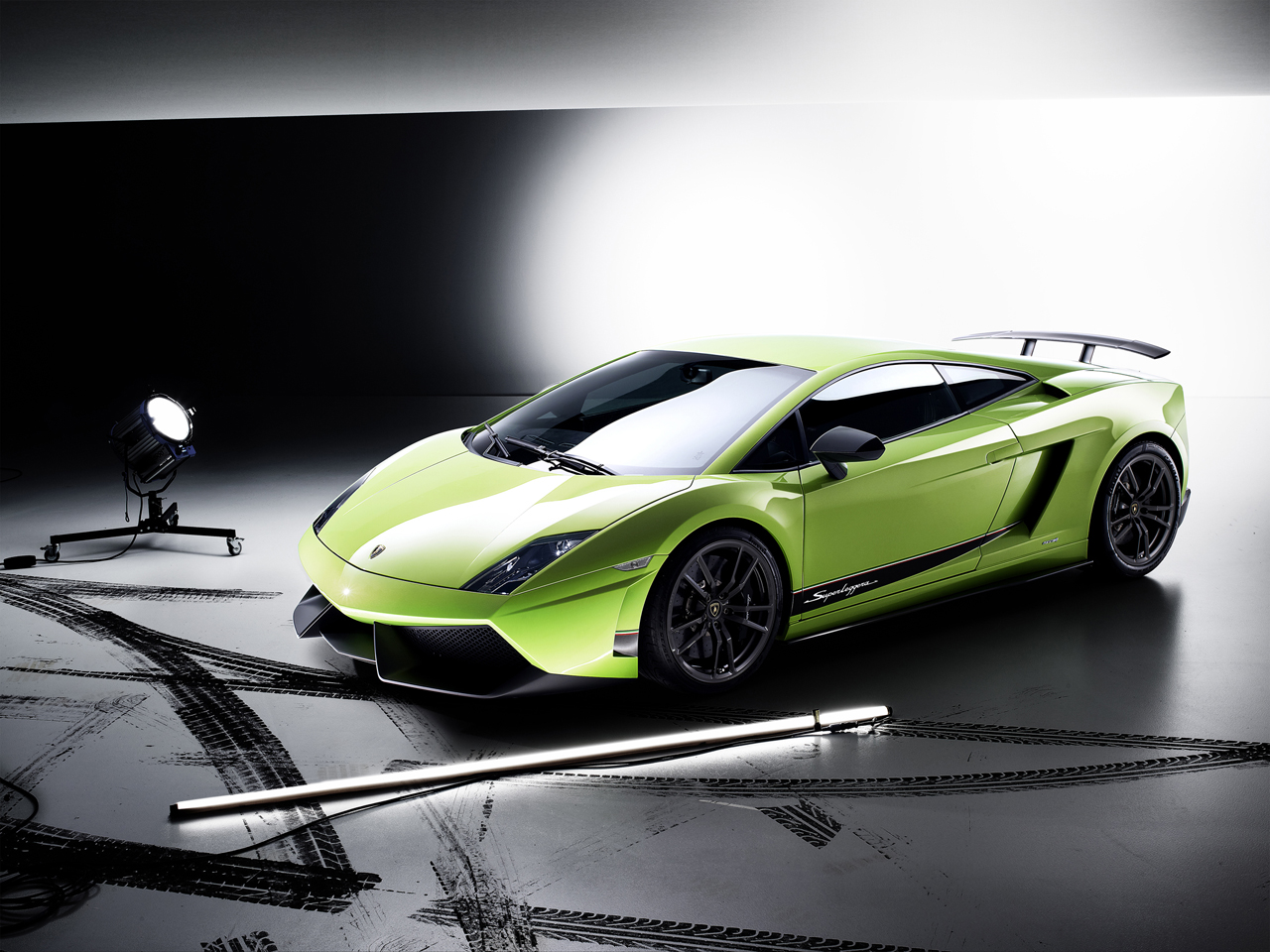 2011-lamborghini-gallardo-lp5704-superleggera.jpg