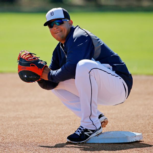 mlb_a_cabrera_b1_600x600.jpg