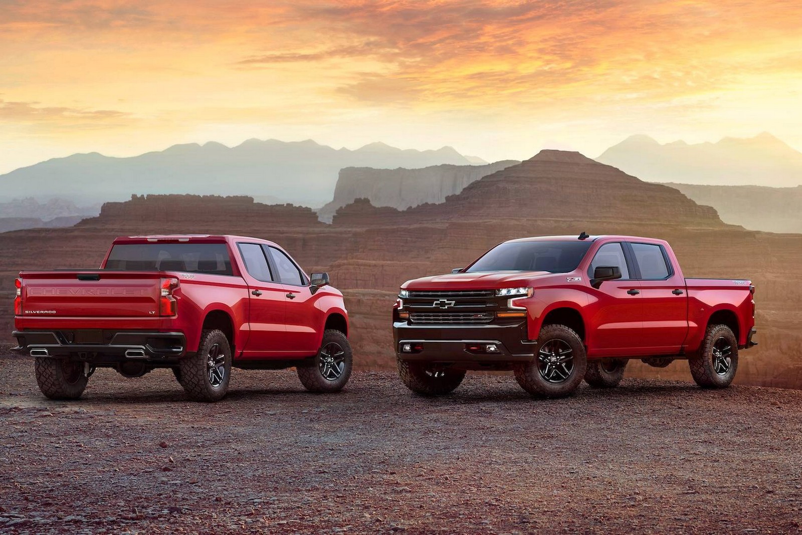 2019-chevrolet-silverado-trailboss-1.jpg