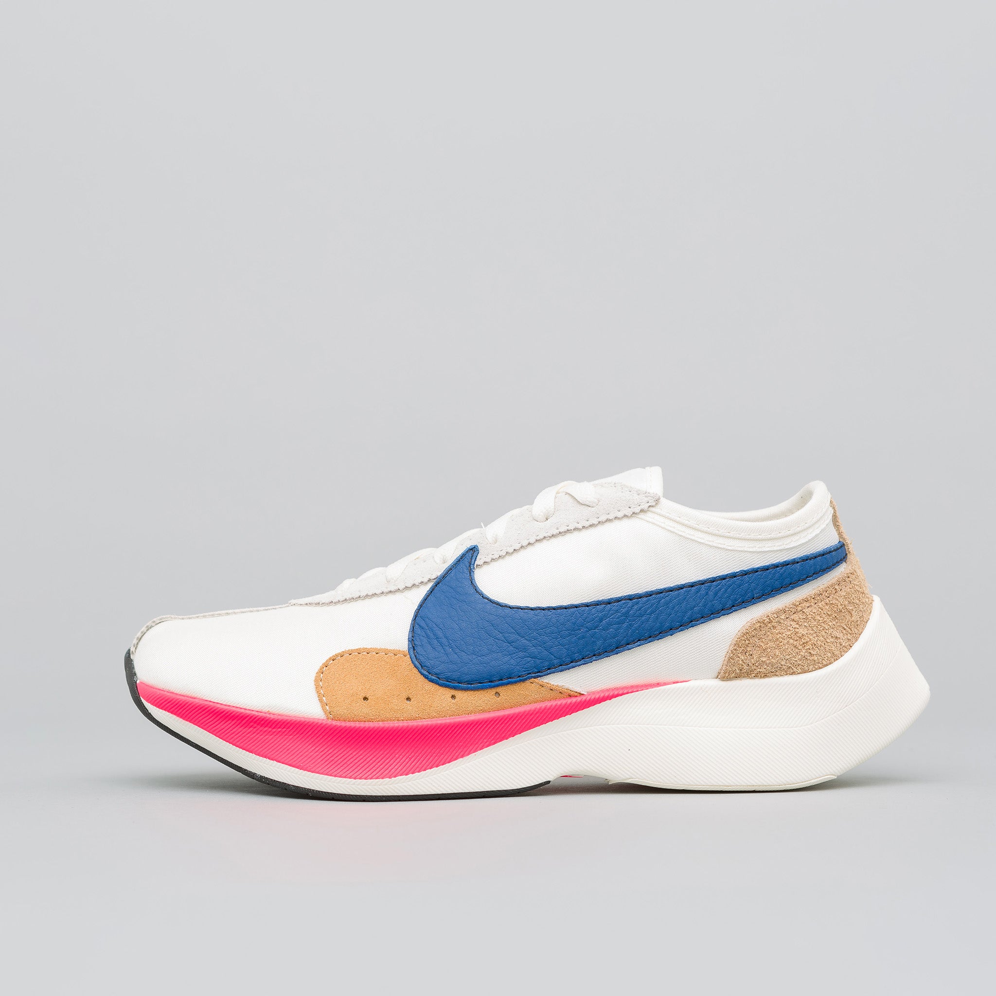 NOTRE-CHICAGO-NIKE-MOON-RACER-QS-SAIL-GYMBLUE-SOLARRED-BV7779-100-4303_2048x2048.jpg