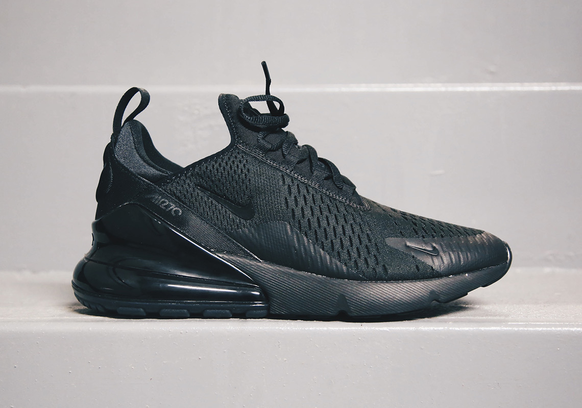 nike-air-max-270-triple-black-13.jpg