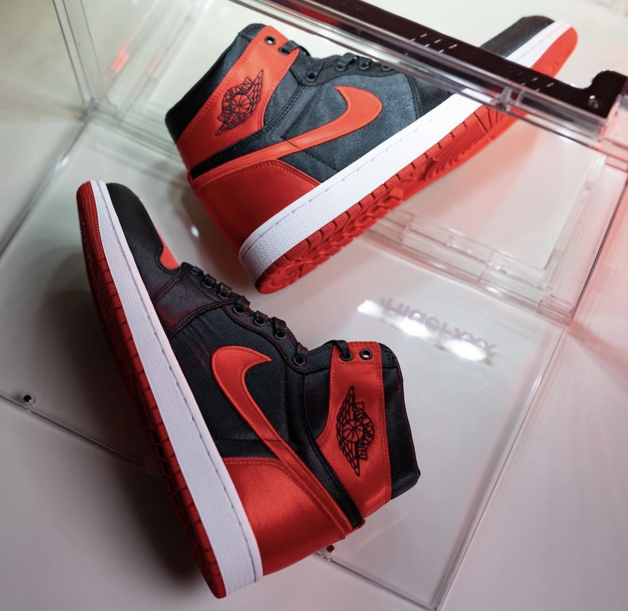 Air Jordan 1 Satin Bred FD4810-061