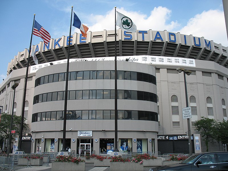 800px-Yankee_stadium_exterior.jpg