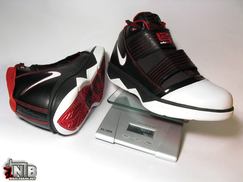 nike-zoom-soldier-3-gr-black-white-red-9-07.jpg