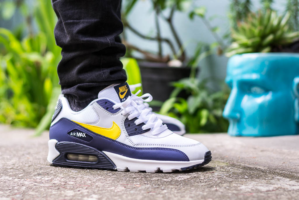 Air-Max-90-Blue-Recall-on-feet.jpg