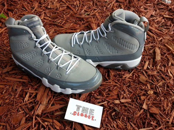 air-jordan-9-cool-grey-2012-10-570x427.jpg