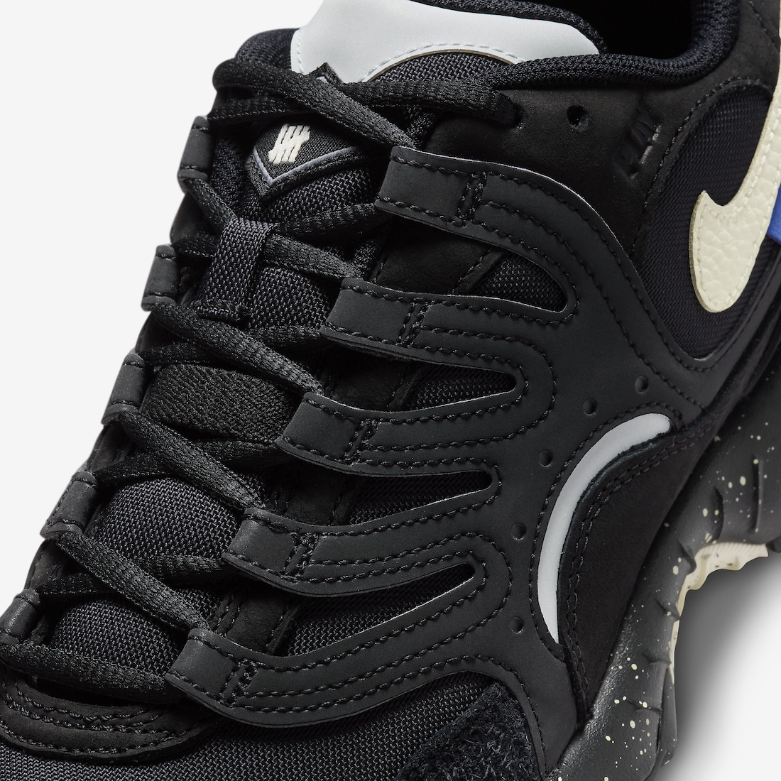 Undefeated-Nike-Air-Terra-Humara-Black-6.jpeg