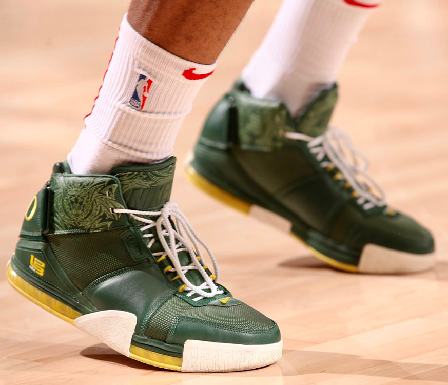 PJ-TUCKER-nike-zoom-lebron-2-oregon-pe.jpeg