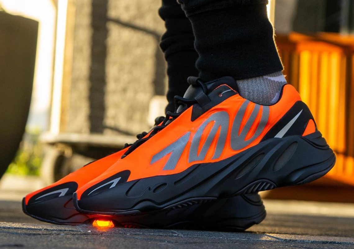 adidas-Yeezy-700-MNVN-Orange-FV3258-6.jpg