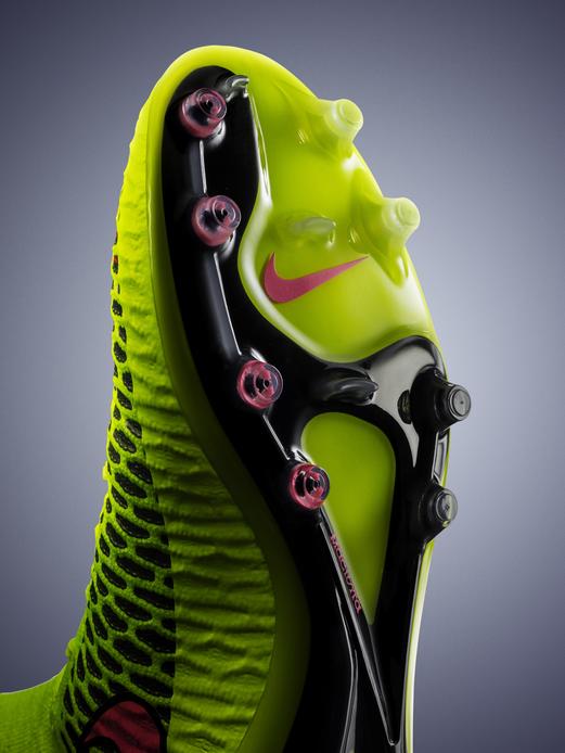 NIKE_MAGISTA_VOLT_HYPERPUNCH_3_detail.jpg