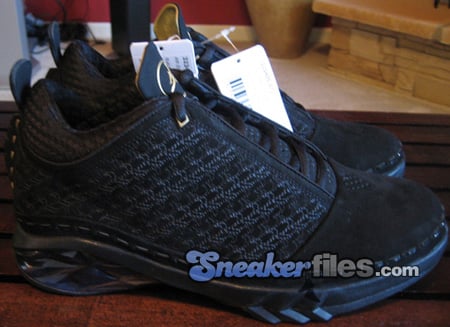 air-jordan-xx3-low-black-gold-sl-main.jpg