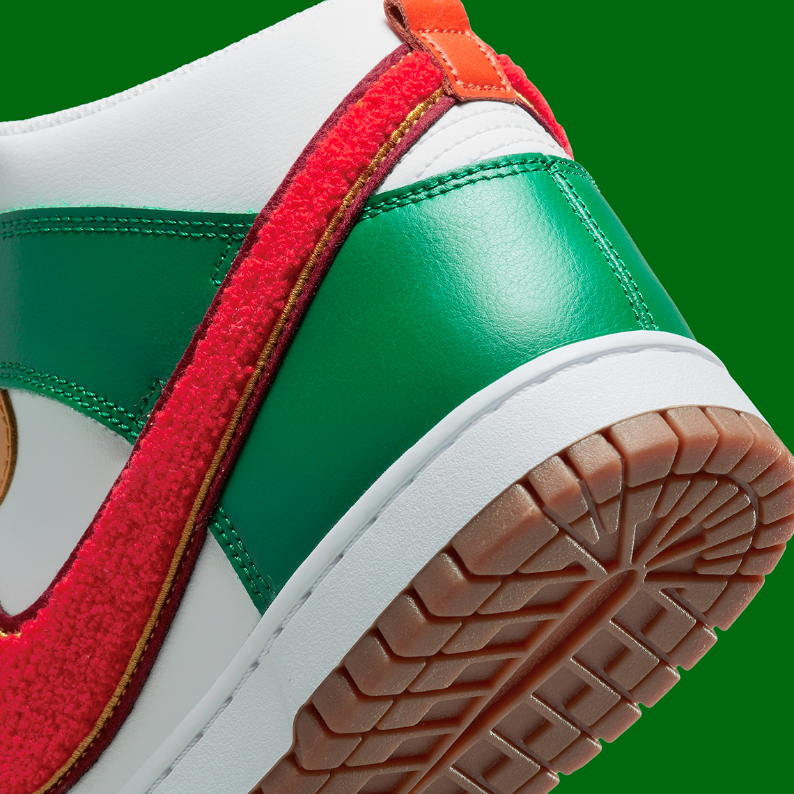 nike-dunk-high-white-habanero-red-team-red-malachite-dr8805-100-6.jpg