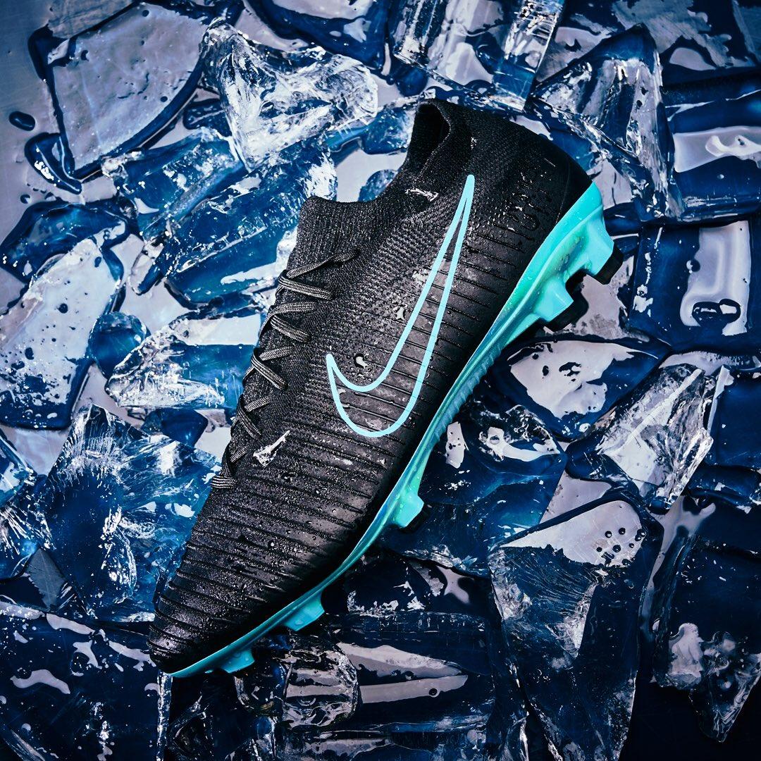 nike-flyknit-ultra-ice-pack-boot-2.jpg