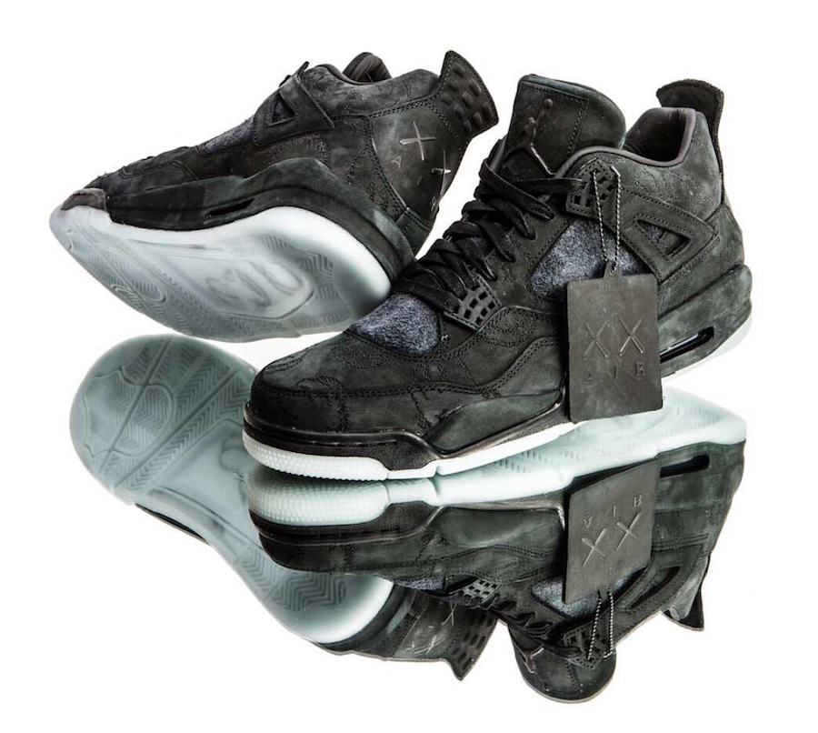 air-jordan-4-kaws-black-cyber-monday-930155-001.png