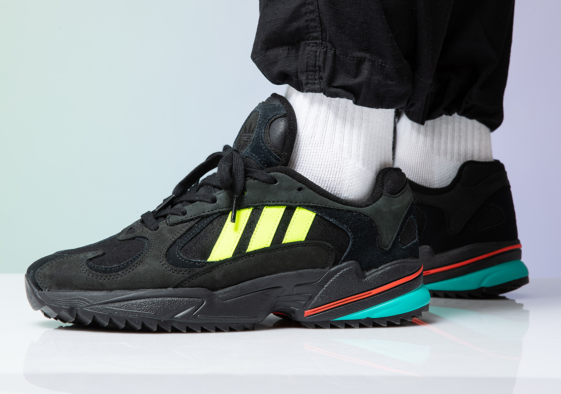 adidas-Yung-1-Trail-Black-EE5321-4.jpg