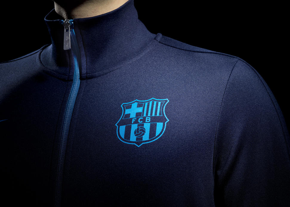 Barcelona_Home_N98_Crest_detail.jpg