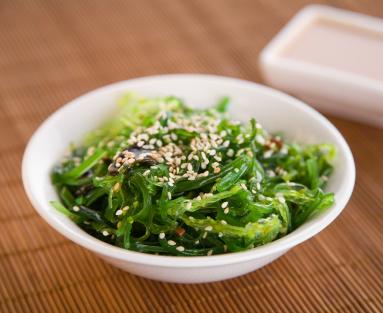 wakame_seaweed_salad_main.jpg