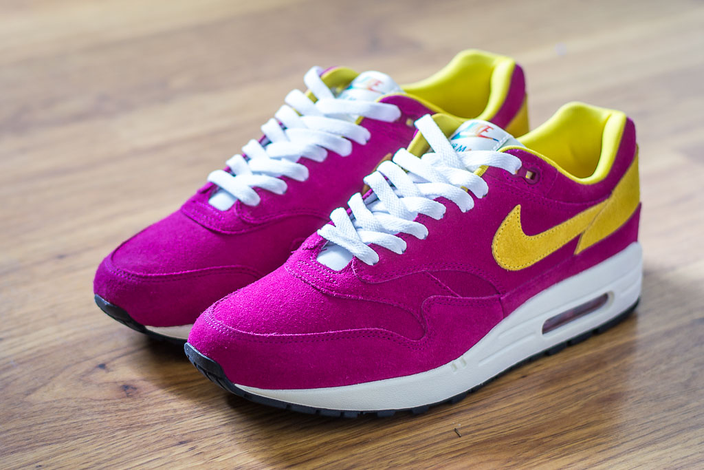 Nike-Air-Max-1-Dynamic-Berry-pickup.jpg