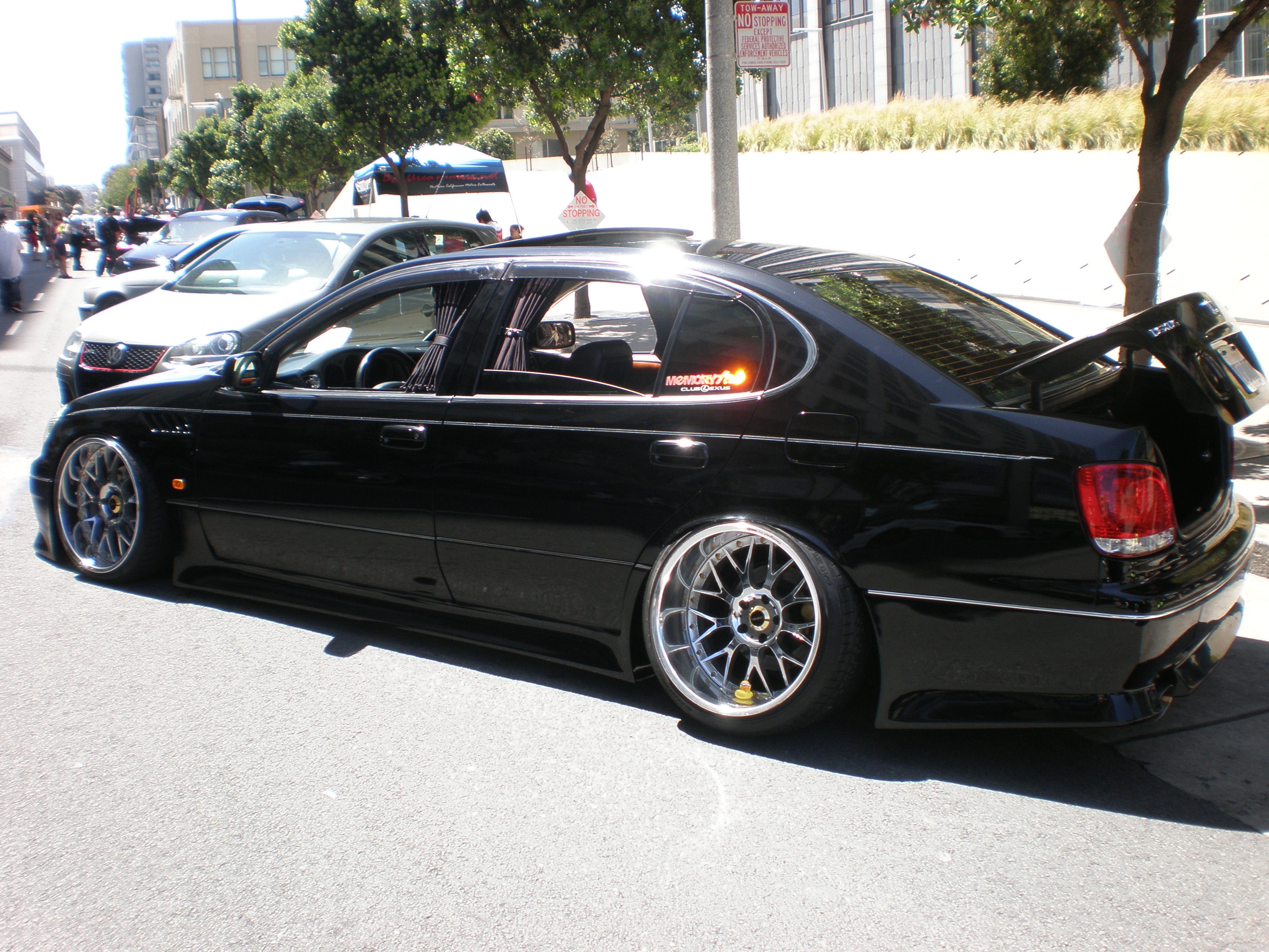 Modified_black_Lexus_GS_400_side.JPG