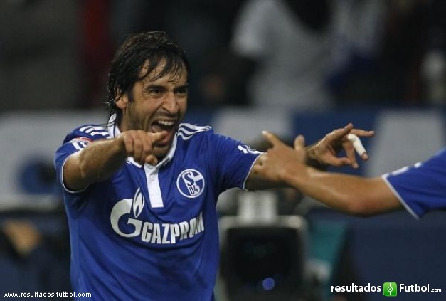 raul-schalke-04-celebra-gol-contra-st-pauli-partido-futbol-bundesliga-alemana-gelsenkirchen-rf_284094%255B1%255D.jpg