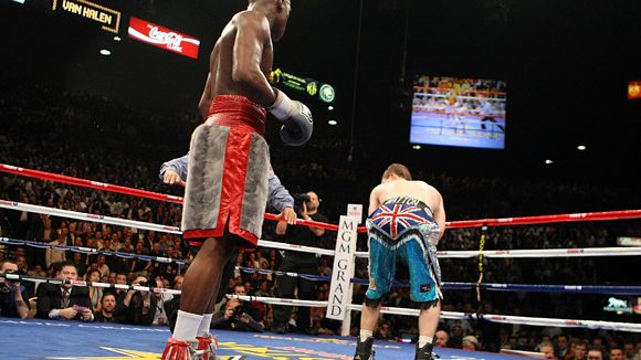 box_g_mayweather_hatton_580.jpg