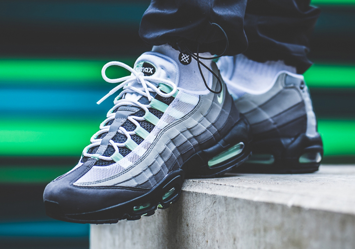 nike-air-max-95-fresh-mint-cd7495-101-8.jpg