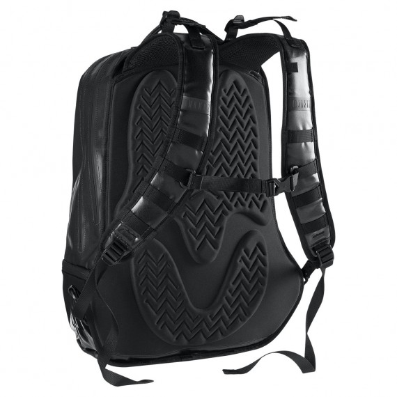 air-jordan-xi-pinnacle-backpack-02-570x570.jpg