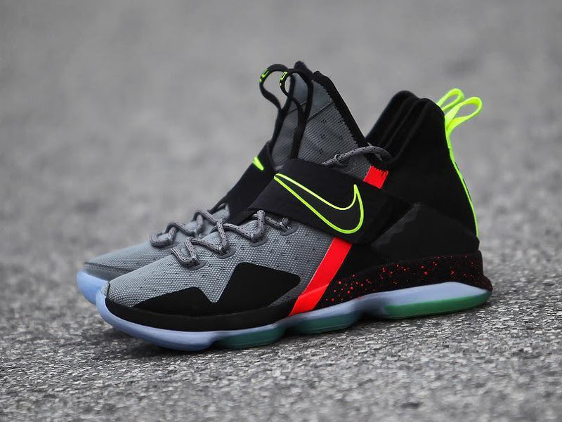 nike-lebron-14-gr-christmas-4-02.jpg