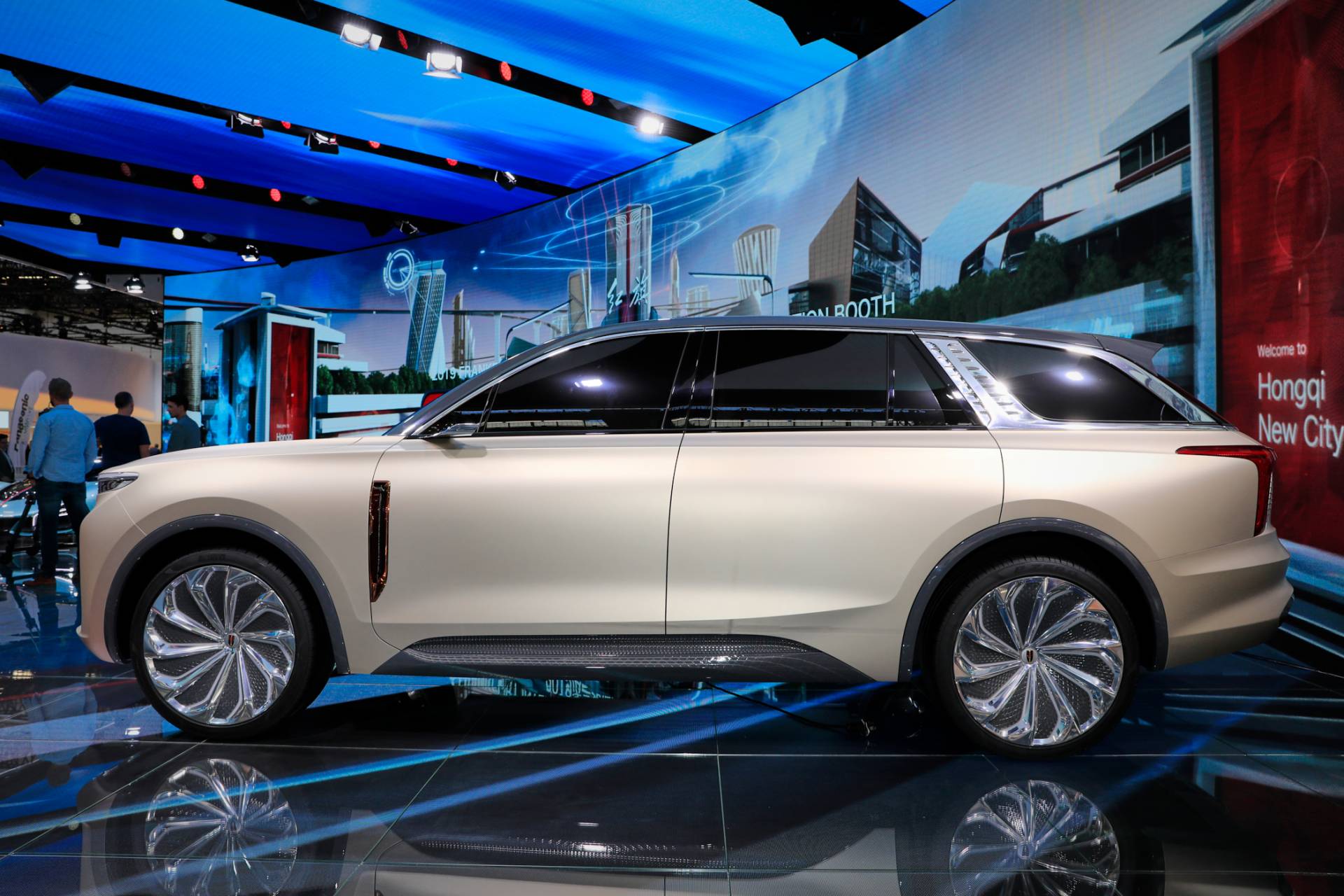 962dce28-hongqi-e115-concept-at-2019-frankfurt-motor-show-4.jpg