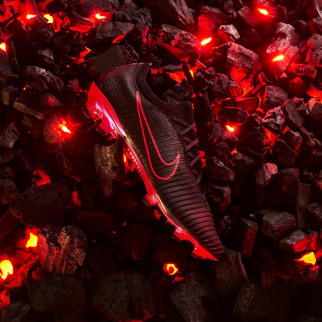 nike-flyknit-ultra-fire-pack-boot.jpg