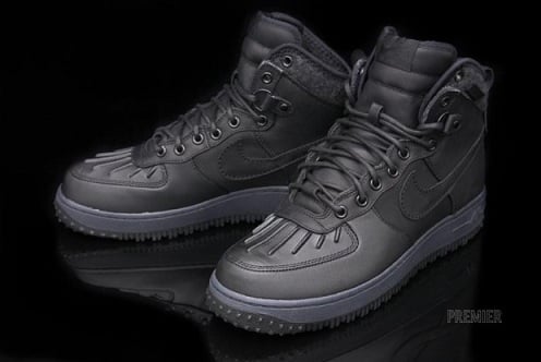 Nike-Air-Force-1-Duck-Boot-Black-Black-1.jpg