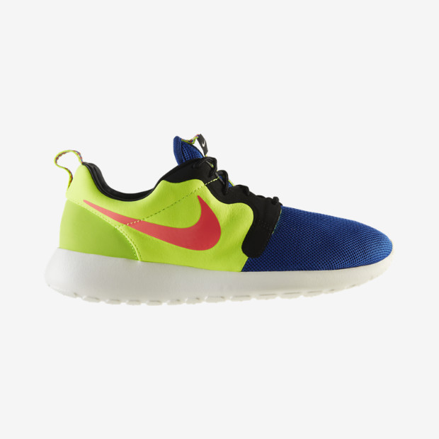 Nike-Roshe-Run-Hyperfuse-Mens-Shoe-669689_400_A.jpg