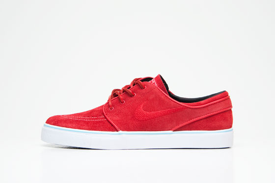 20110304-nikejanoski.jpg