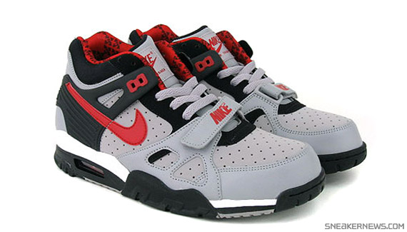 air-trainer-iii-grey-black-red-01.jpg