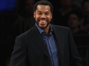 rasheed_wallace_smiles_in_his_suit_N2.jpg