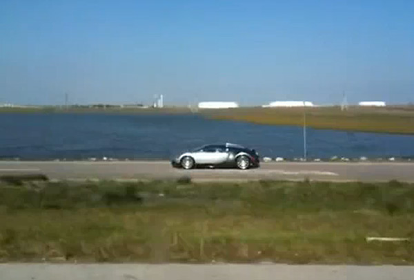 bugatti-veyron-crashes-into-lake_100233220_m.jpg