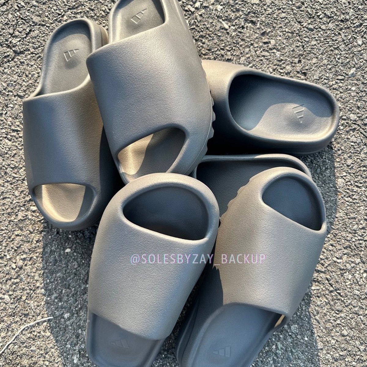 adidas Yeezy Slide Granite ID4132 Release Date