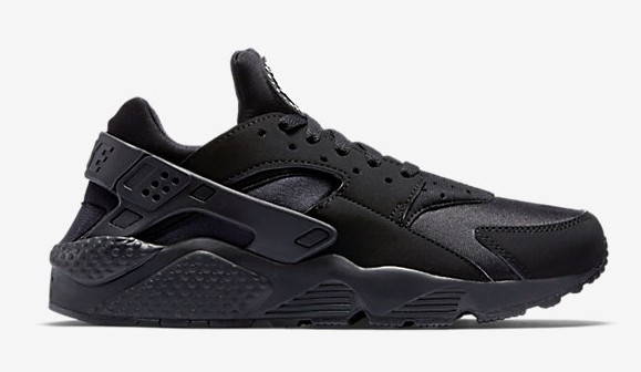 nike-air-huarache-blackout-e1436990966357.jpg